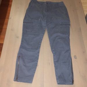 Athleta sz 4 cropped pants